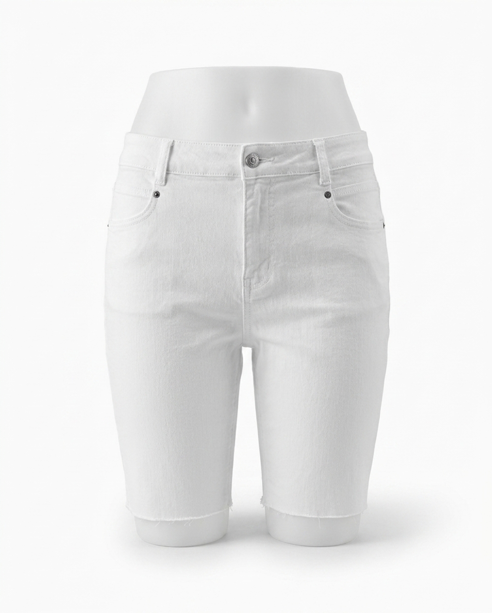 NEW CHARLIE B women's mid rise skinny shorts in white